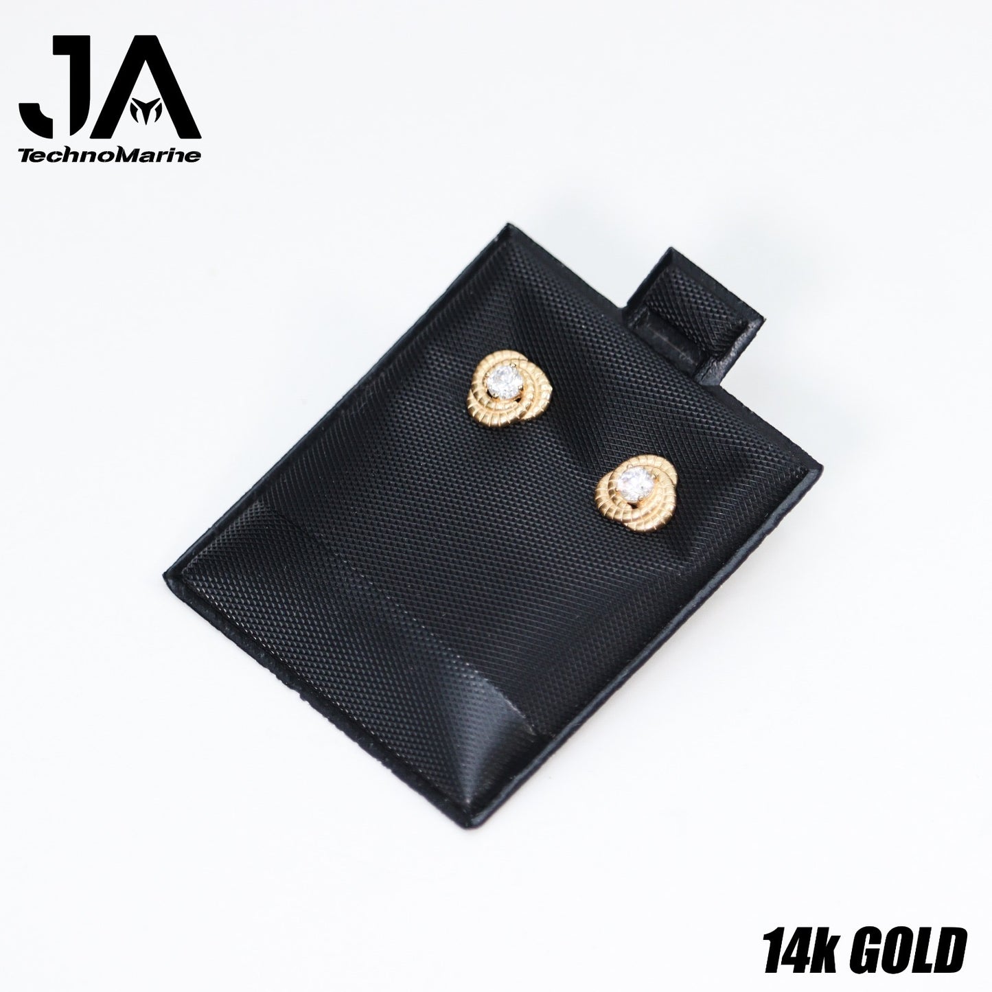 Square zirconias in 6mm 14 carats