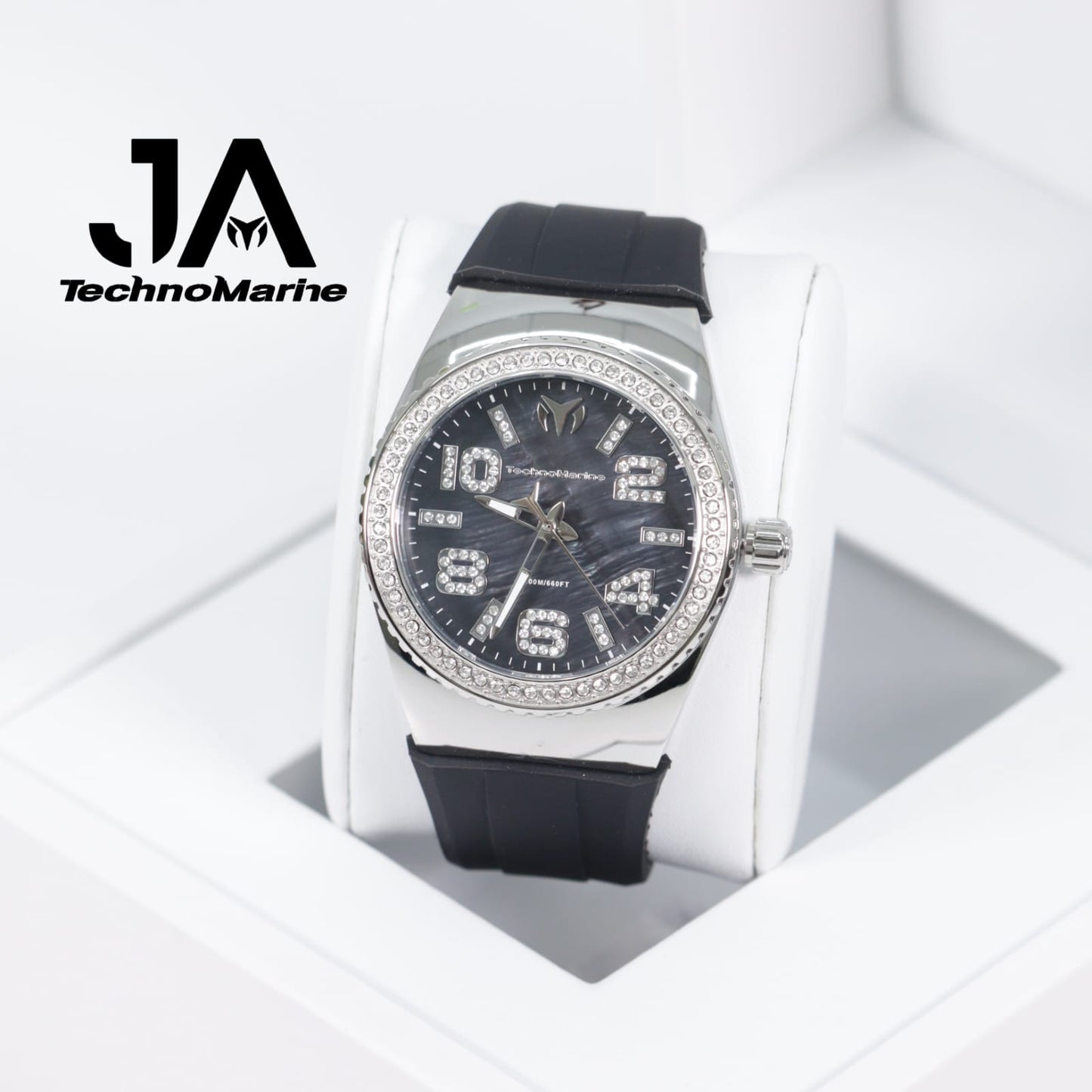 Technomarine Cruise Monogram 45mm Stainless steel Una Pulsera Gratis