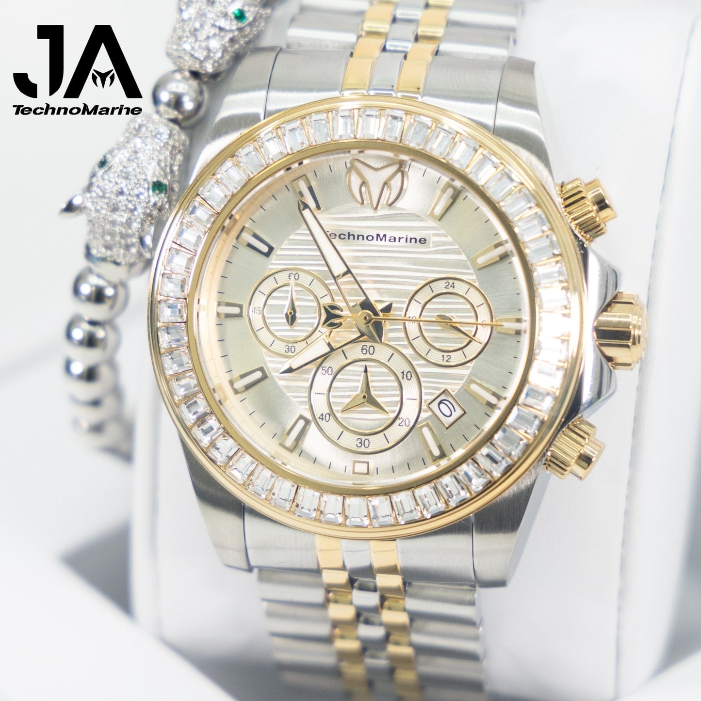 Technomarine Men Manta Ray Chronograph Quartz White Dial 42 mm
