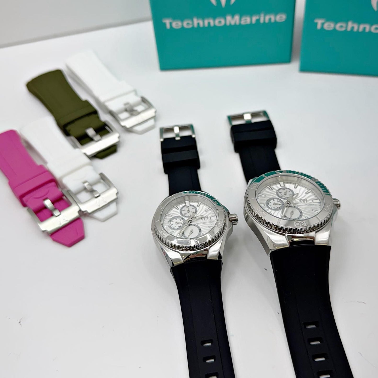 TechnoMarine Cruise California Watch - 40.57mm, Black, White, Red with Interchangeable Strap,TechnoMarine Cruise California Men's Watch - 45mm, Black, White, Green with Interchangeable Strap