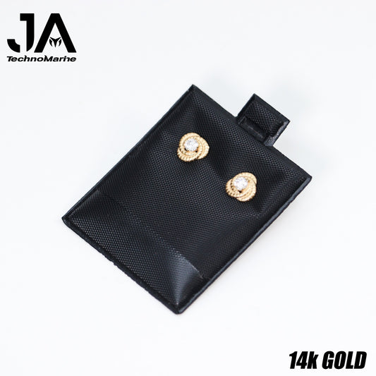 Square zirconias in 6mm 14 carats