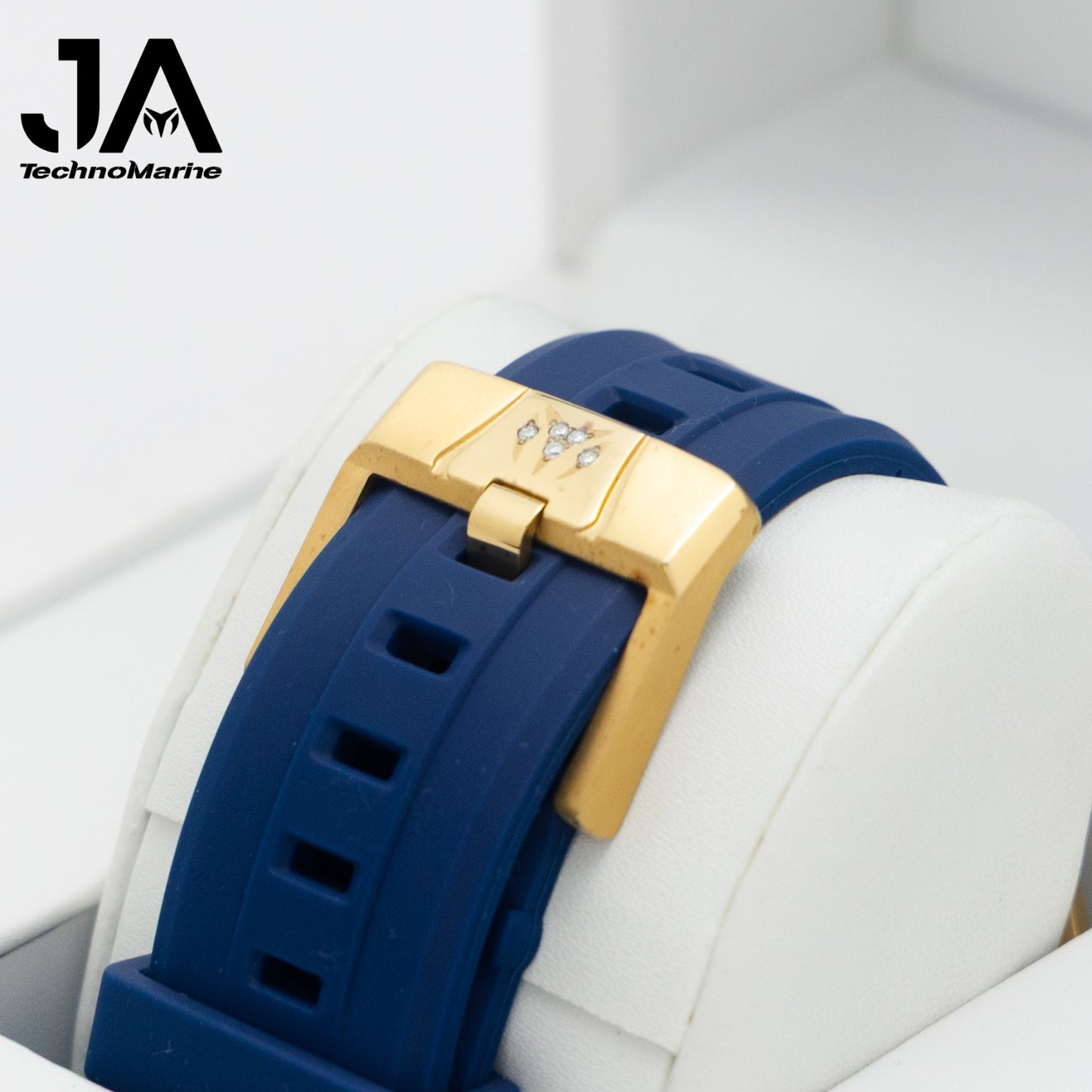 Technomarine Pave Cruise Maquina Suiza- Color Oro ,Incluye botones custom y Una hebilla custom Moissanite VVS