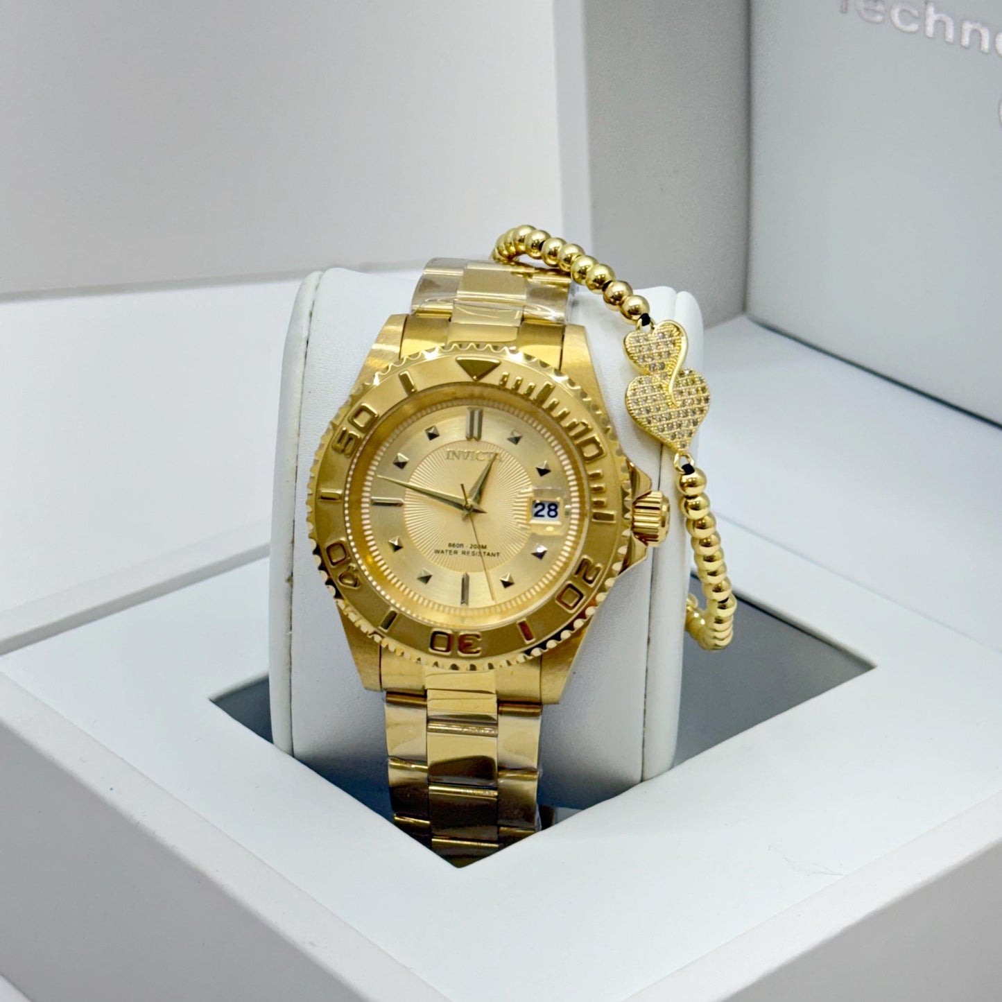 Invicta Pro Diver Watch - 40mm. Gold Una Pulsera Gratis