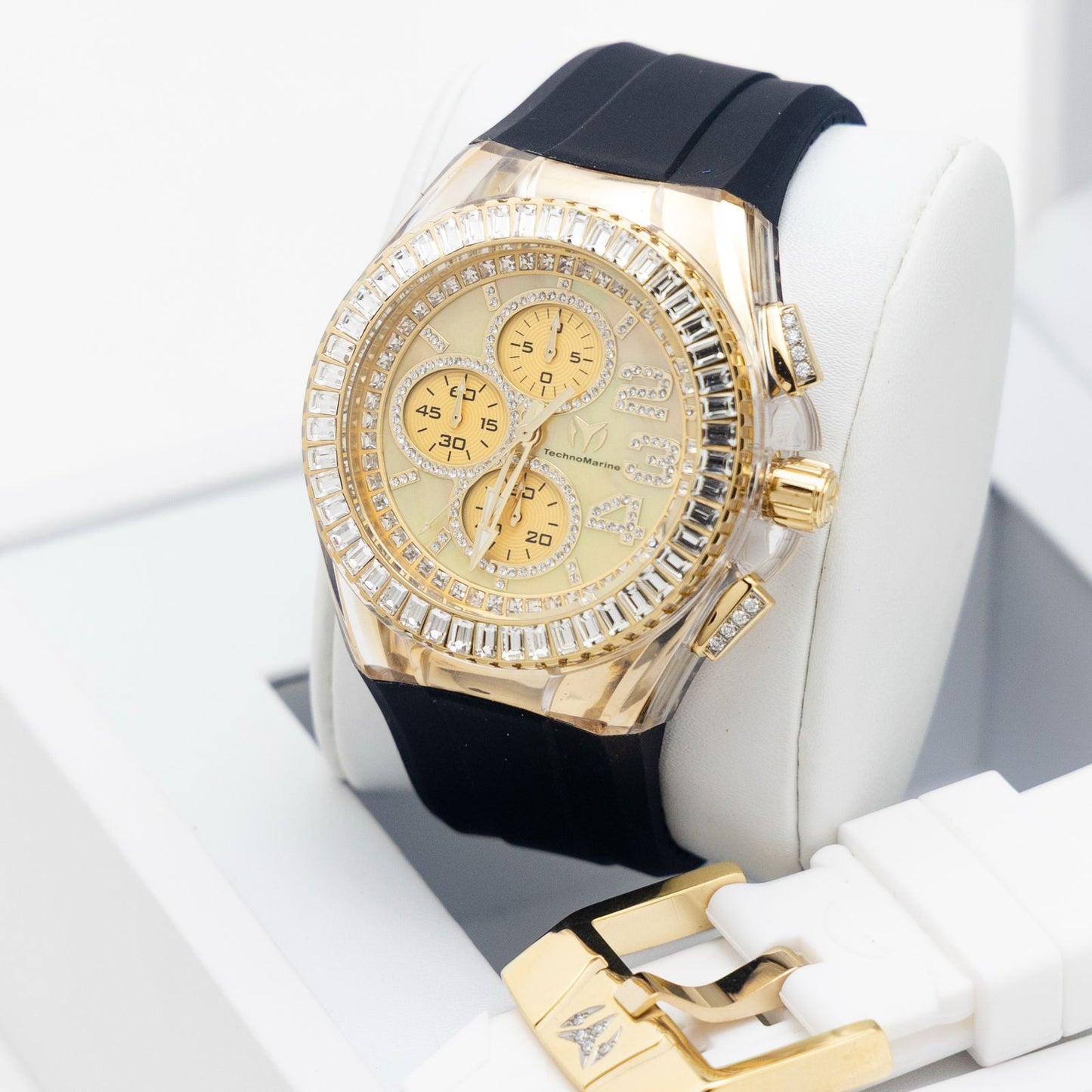 Technomarine Custom Botones y Hebilla VVS 1 Moissanite Cruise Glitz 45mm Gold w Stones Arrival