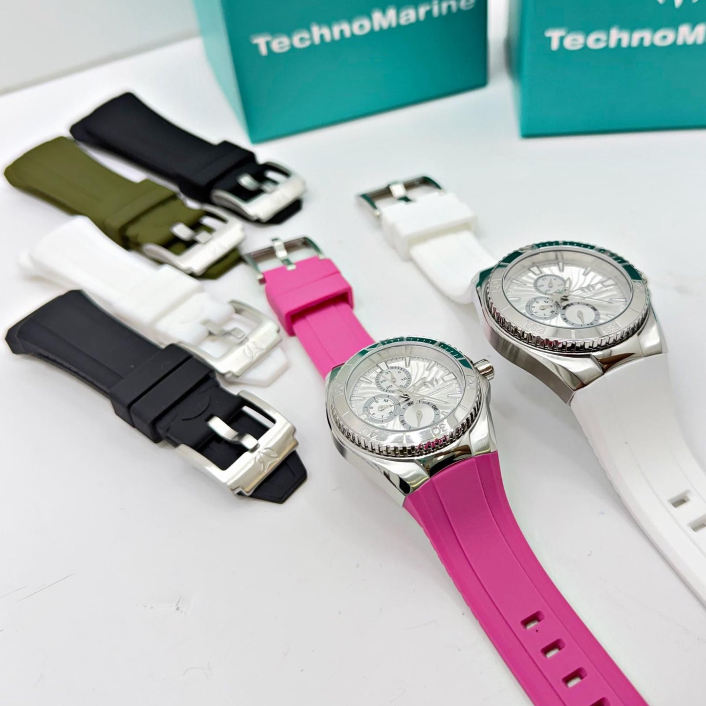 TechnoMarine Cruise California  Watch - 40.57mm, Black, White, Red with Interchangeable Strap,TechnoMarine Cruise California Men's Watch - 45mm, Black, White, Green with Interchangeable Strap